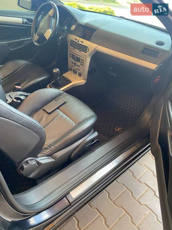 Кабриолет Opel Astra 2006 в Одессе