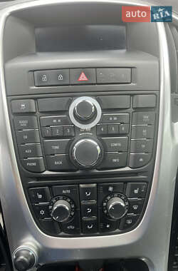 Универсал Opel Astra 2011 в 