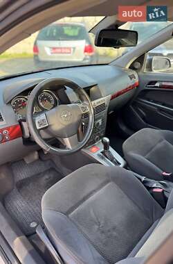 Универсал Opel Astra 2005 в 