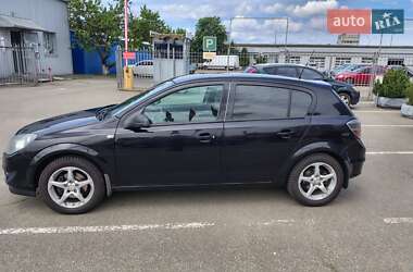 Хэтчбек Opel Astra 2010 в 