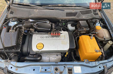 Хэтчбек Opel Astra 1999 в 