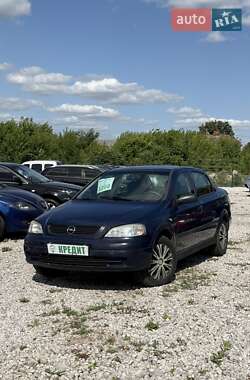 Седан Opel Astra 2006 в Кривом Роге
