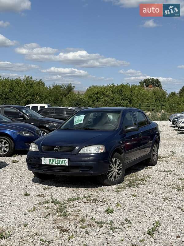 Седан Opel Astra 2006 в 