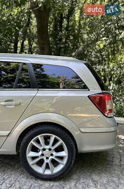 Универсал Opel Astra 2010 в 