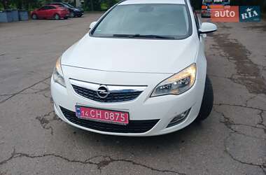 Универсал Opel Astra 2012 в Стрые