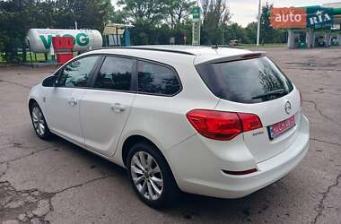Универсал Opel Astra 2012 в Стрые