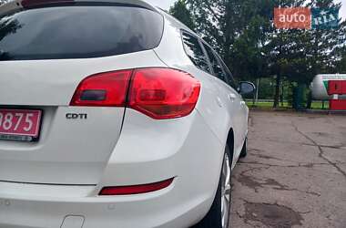 Универсал Opel Astra 2012 в Стрые