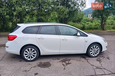 Универсал Opel Astra 2012 в Стрые