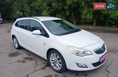 Универсал Opel Astra 2012 в Стрые