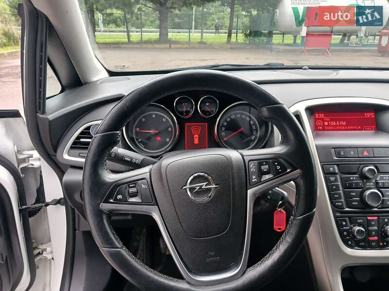 Универсал Opel Astra 2012 в Стрые