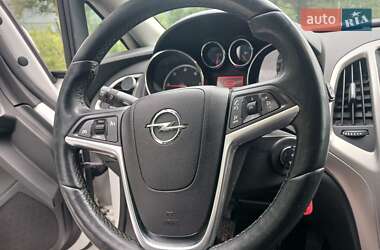Универсал Opel Astra 2012 в Стрые