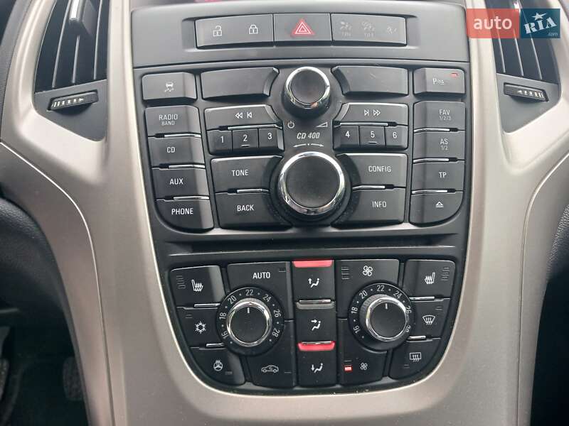 Универсал Opel Astra 2012 в Стрые