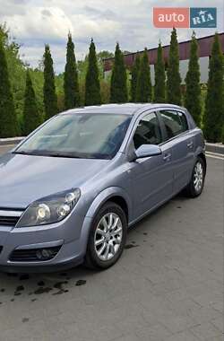 Хетчбек Opel Astra 2004 в Надвірній
