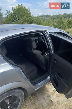 Хэтчбек Opel Astra 2005 в 