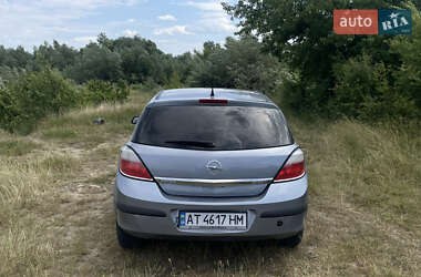 Хэтчбек Opel Astra 2005 в 