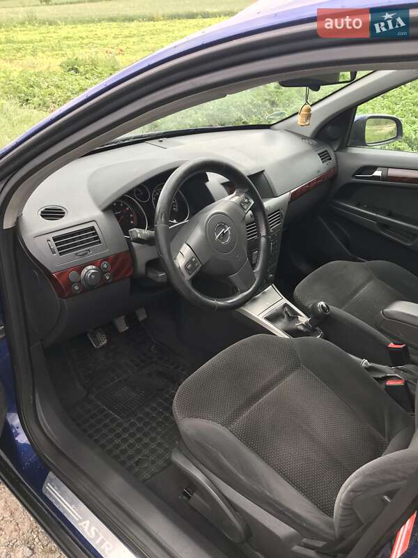 Универсал Opel Astra 2004 в Млинове