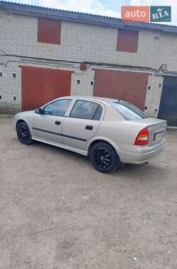 Седан Opel Astra 2006 в Киеве