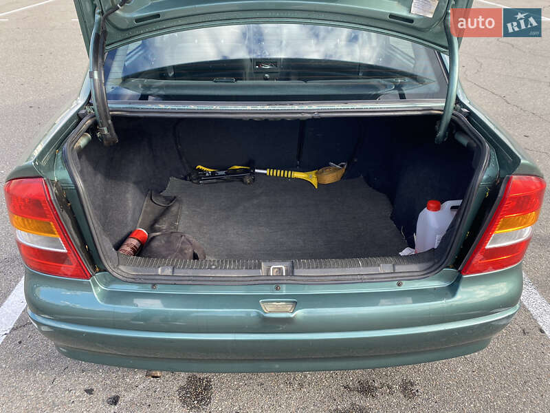 Седан Opel Astra 2007 в Киеве