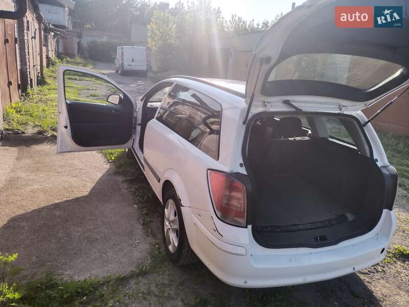 Універсал Opel Astra 2010 в Чернігові