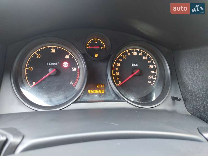 Універсал Opel Astra 2010 в Чернігові