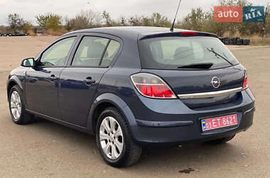 Хетчбек Opel Astra 2009 в Сараті