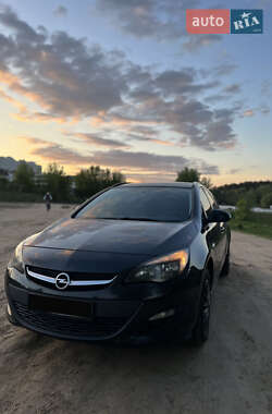 Универсал Opel Astra 2012 в Чернигове