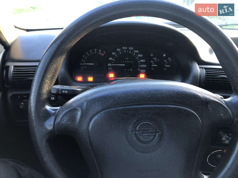 Хэтчбек Opel Astra 1997 в Добротове фото 9 Хэтчбек Opel Astra 1997 в Добротове