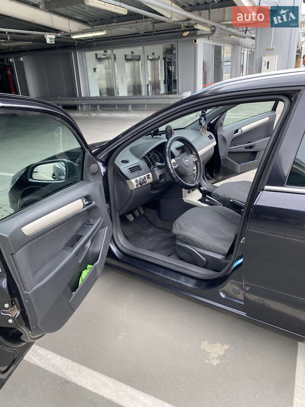 Универсал Opel Astra 2008 в Киеве