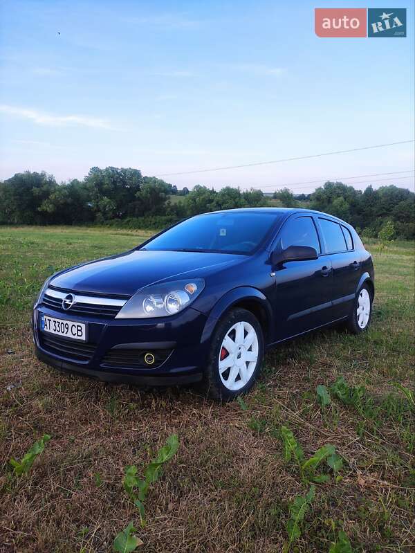 Хэтчбек Opel Astra 2006 в 