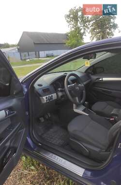 Хэтчбек Opel Astra 2006 в 