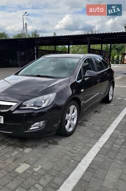 Универсал Opel Astra 2011 в Звягеле