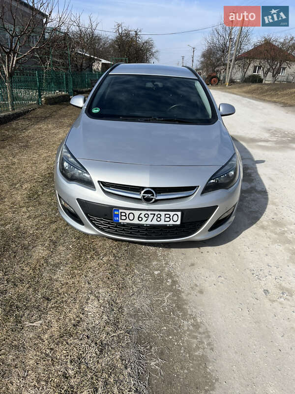 Универсал Opel Astra 2014 в 