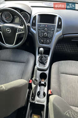 Универсал Opel Astra 2014 в 