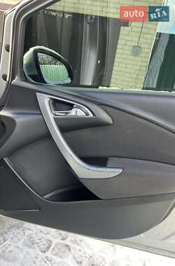 Универсал Opel Astra 2014 в 
