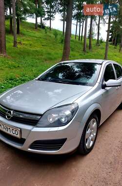 Хэтчбек Opel Astra 2006 в 