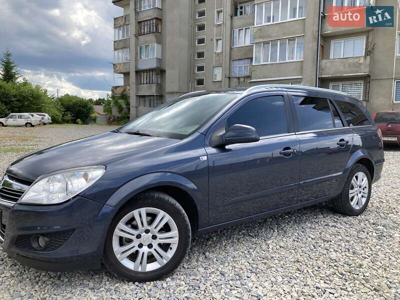 Opel Astra 2010