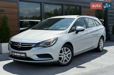 Універсал Opel Astra 2018 в Рівному