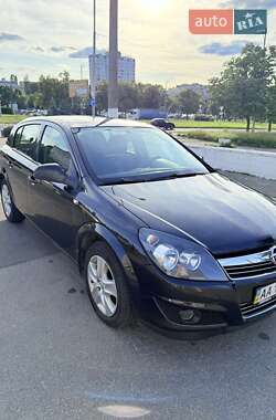 Хэтчбек Opel Astra 2012 в Киеве