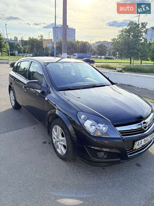 Opel Astra 2012
