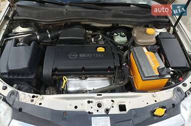 Хэтчбек Opel Astra 2008 в 