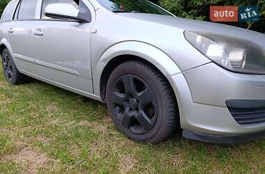 Универсал Opel Astra 2006 в Обухове