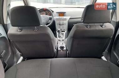 Хэтчбек Opel Astra 2009 в 