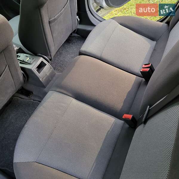 Універсал Opel Astra 2009 в Калуші