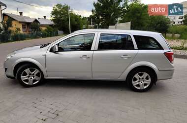 Універсал Opel Astra 2009 в Калуші