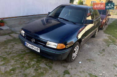 Хэтчбек Opel Astra 1994 в Дрогобыче