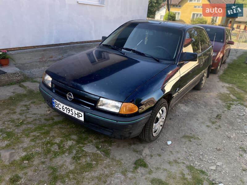 Хэтчбек Opel Astra 1994 в 