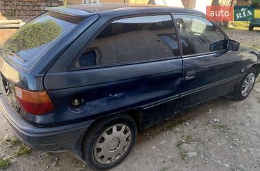 Хэтчбек Opel Astra 1994 в 