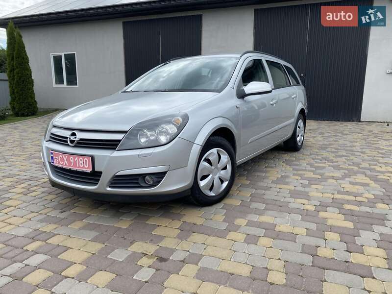 Універсал Opel Astra 2005 в Нововолинську