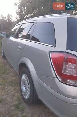 Универсал Opel Astra 2010 в 