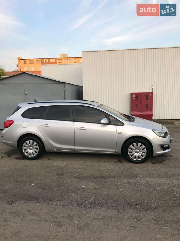 Универсал Opel Astra 2013 в Коломые